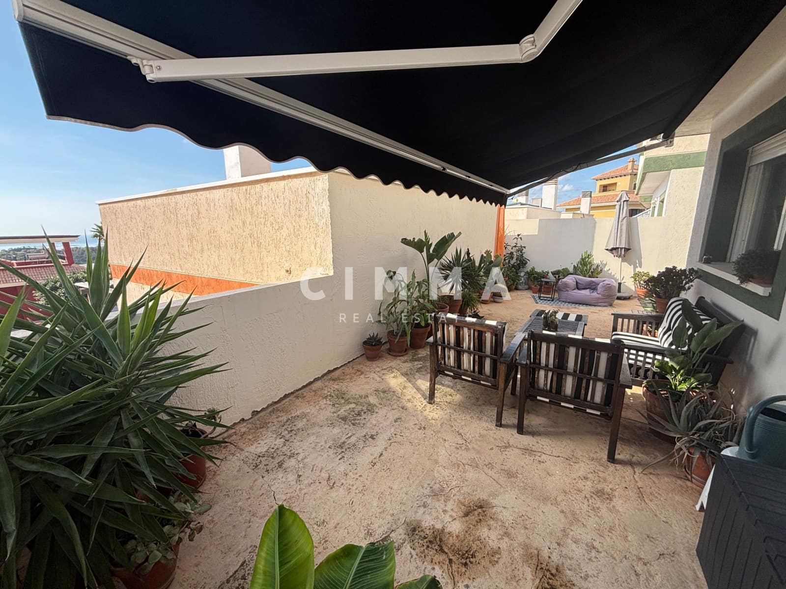 3 bedroom Villa for sale in Finestrat with pool - € 350,000 (Ref: 9326635)