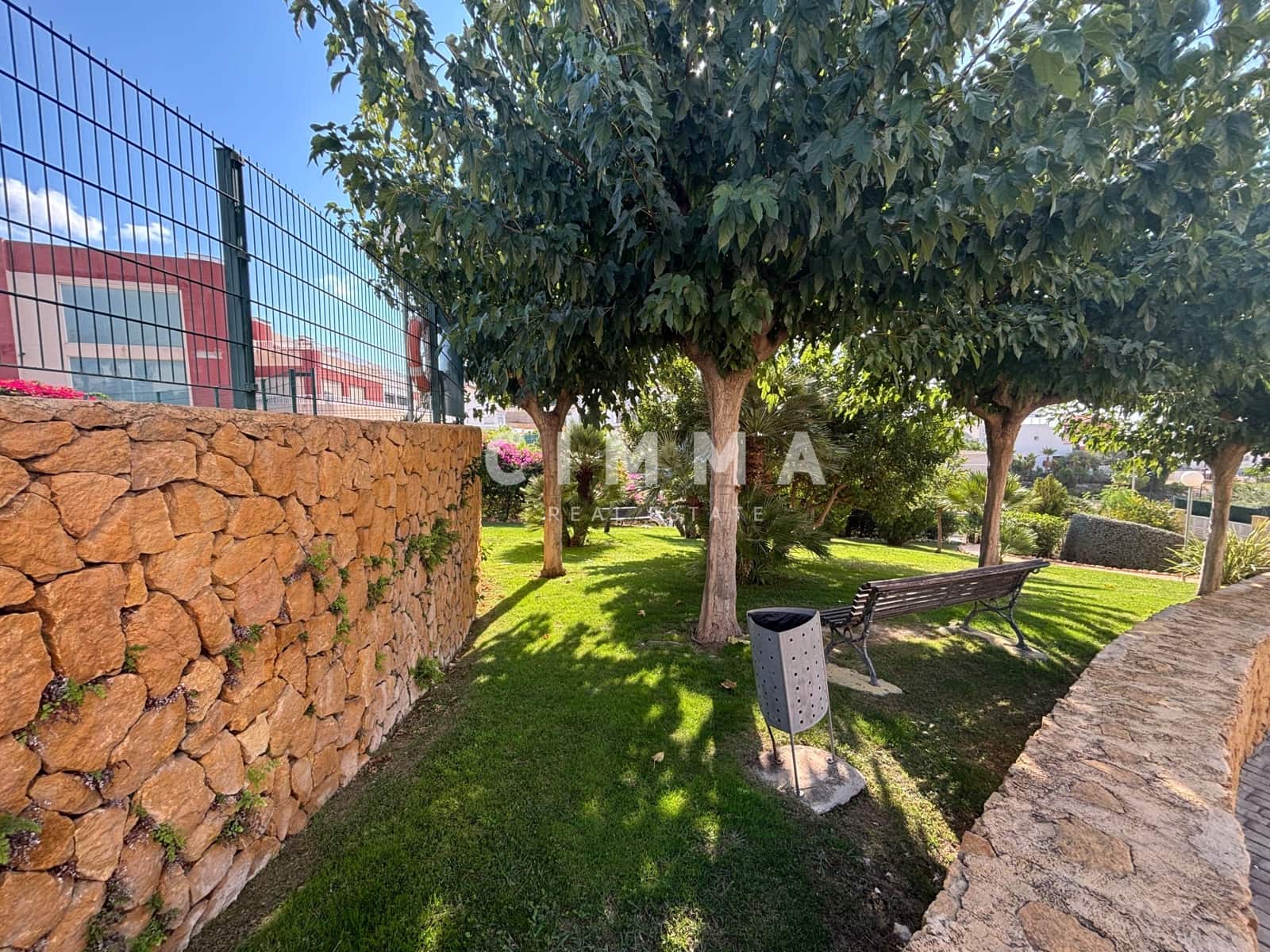 3 bedroom Villa for sale in Finestrat with pool - € 350,000 (Ref: 9326635)