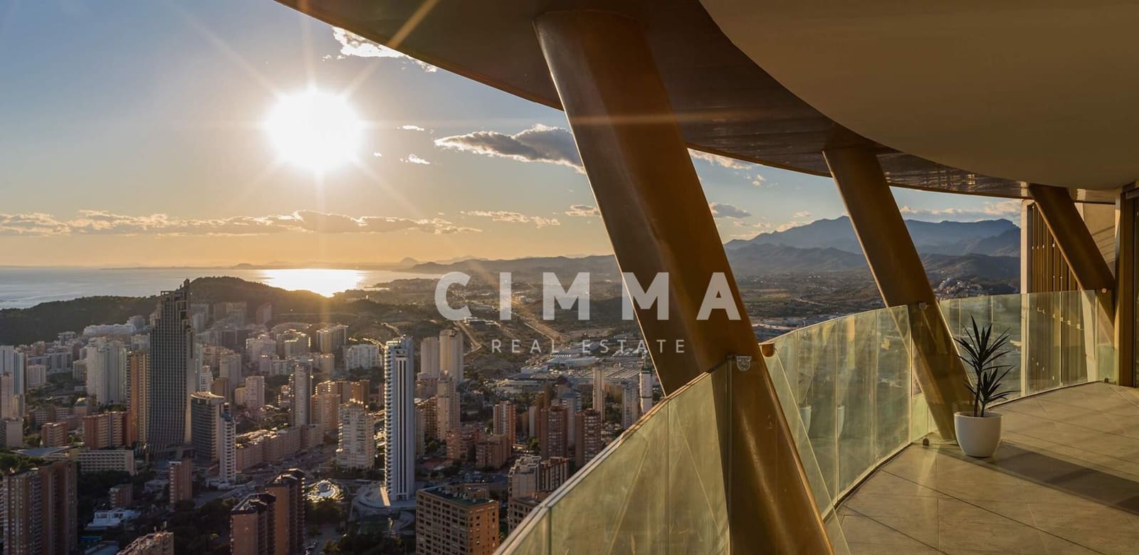 4 sypialnia Penthouse na sprzedaż w Benidorm - 2 500 000 € (Ref: 9330829)