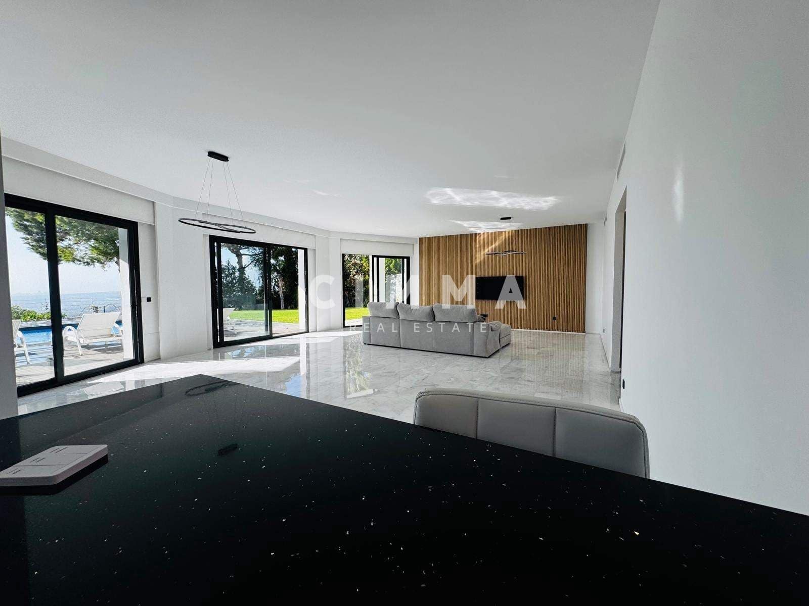 5 bedroom Villa for sale in Altea with garage - € 2,180,000 (Ref: 9330831)