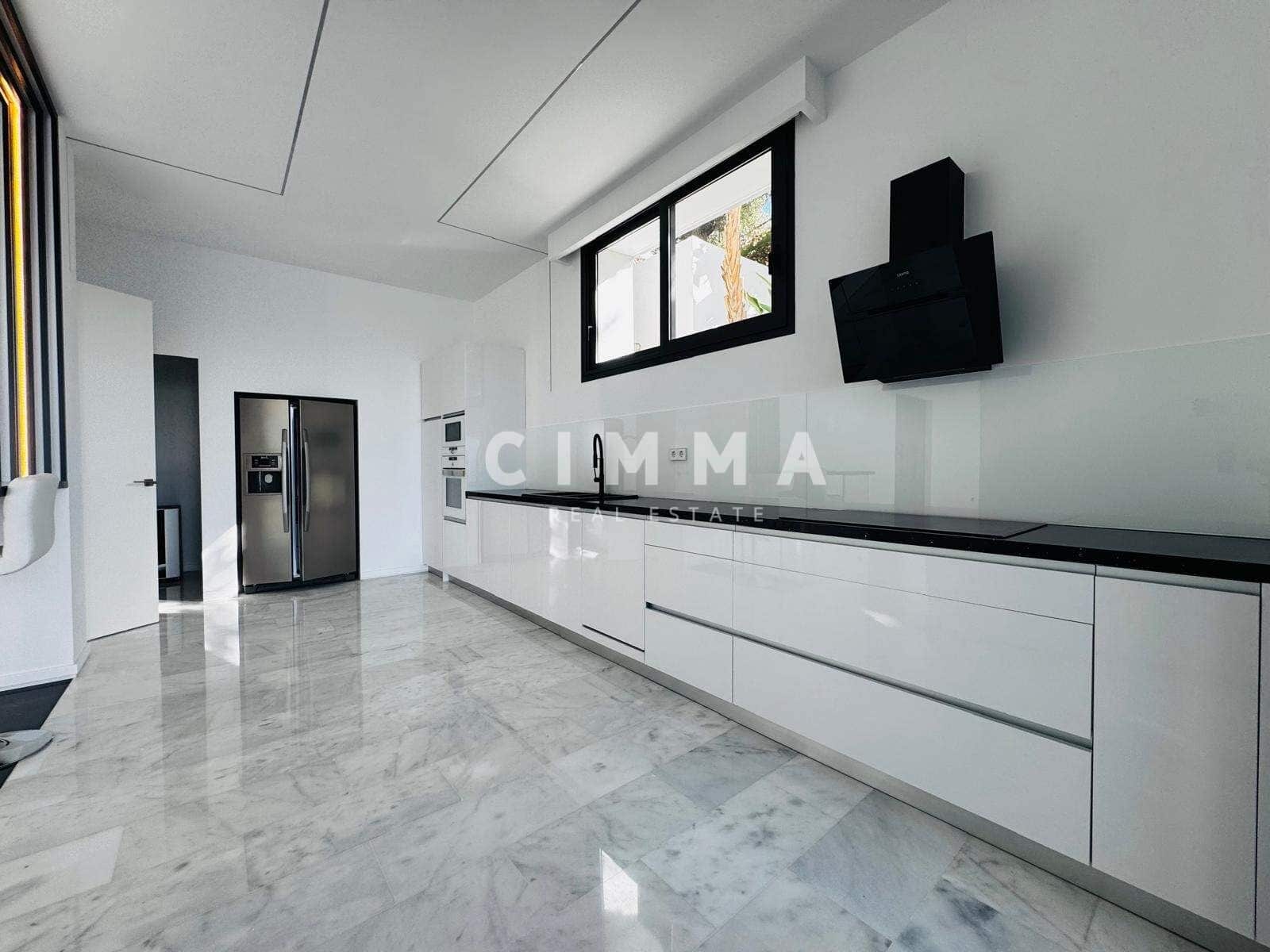 5 bedroom Villa for sale in Altea with garage - € 2,180,000 (Ref: 9330831)