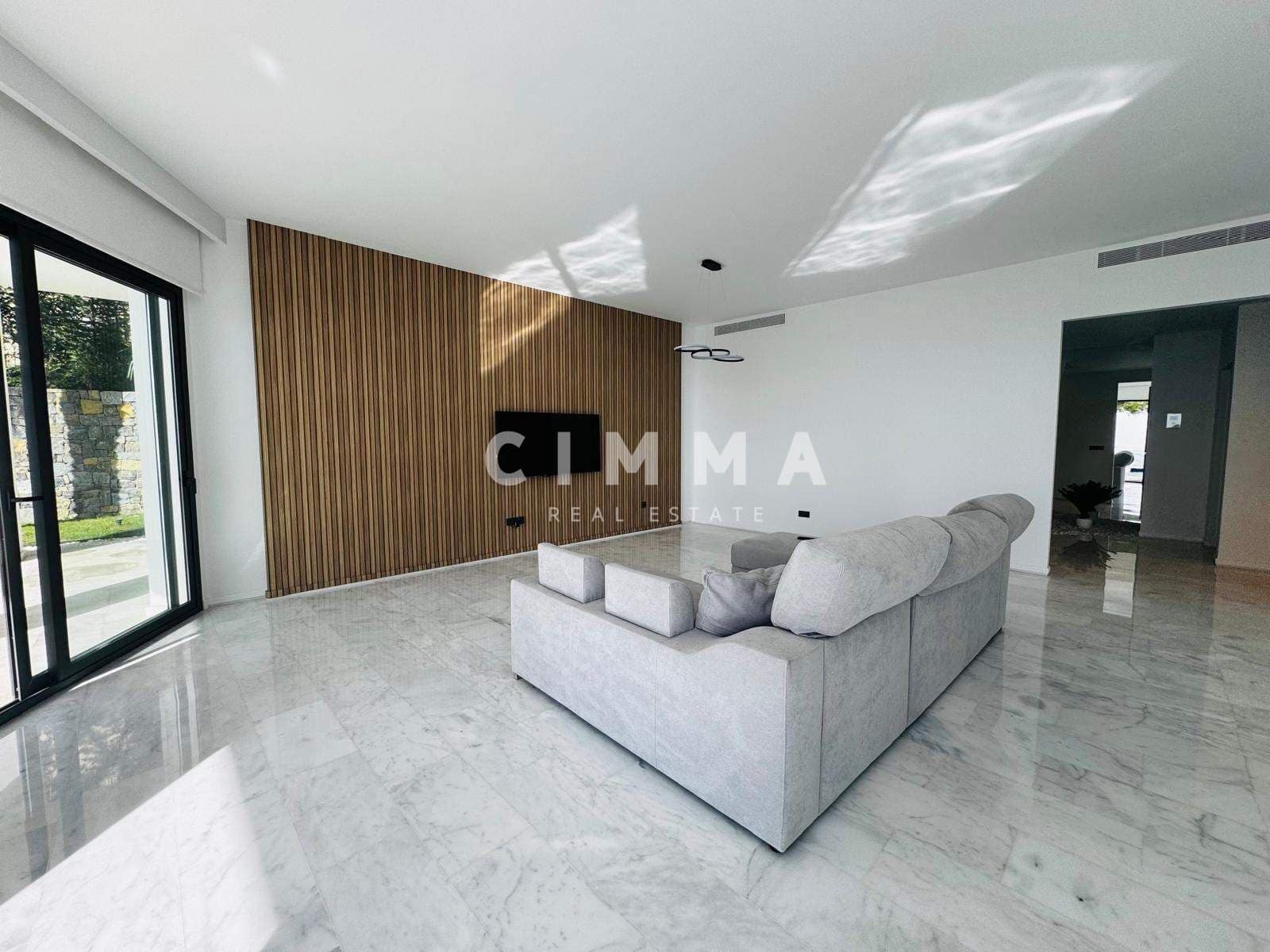 5 bedroom Villa for sale in Altea with garage - € 2,180,000 (Ref: 9330831)