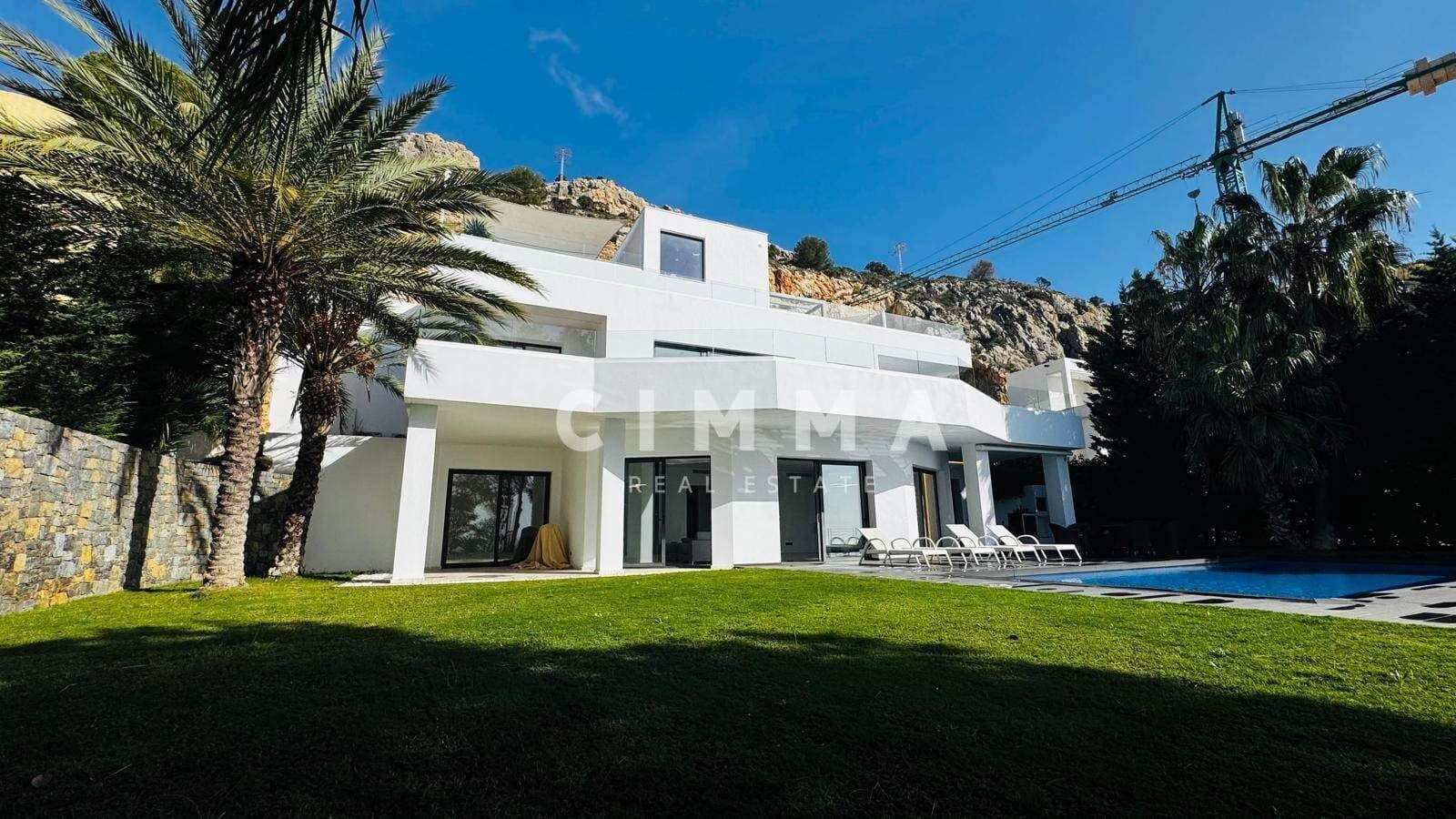 5 bedroom Villa for sale in Altea with garage - € 2,180,000 (Ref: 9330831)