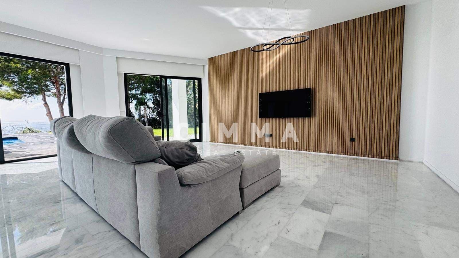 5 bedroom Villa for sale in Altea with garage - € 2,180,000 (Ref: 9330831)