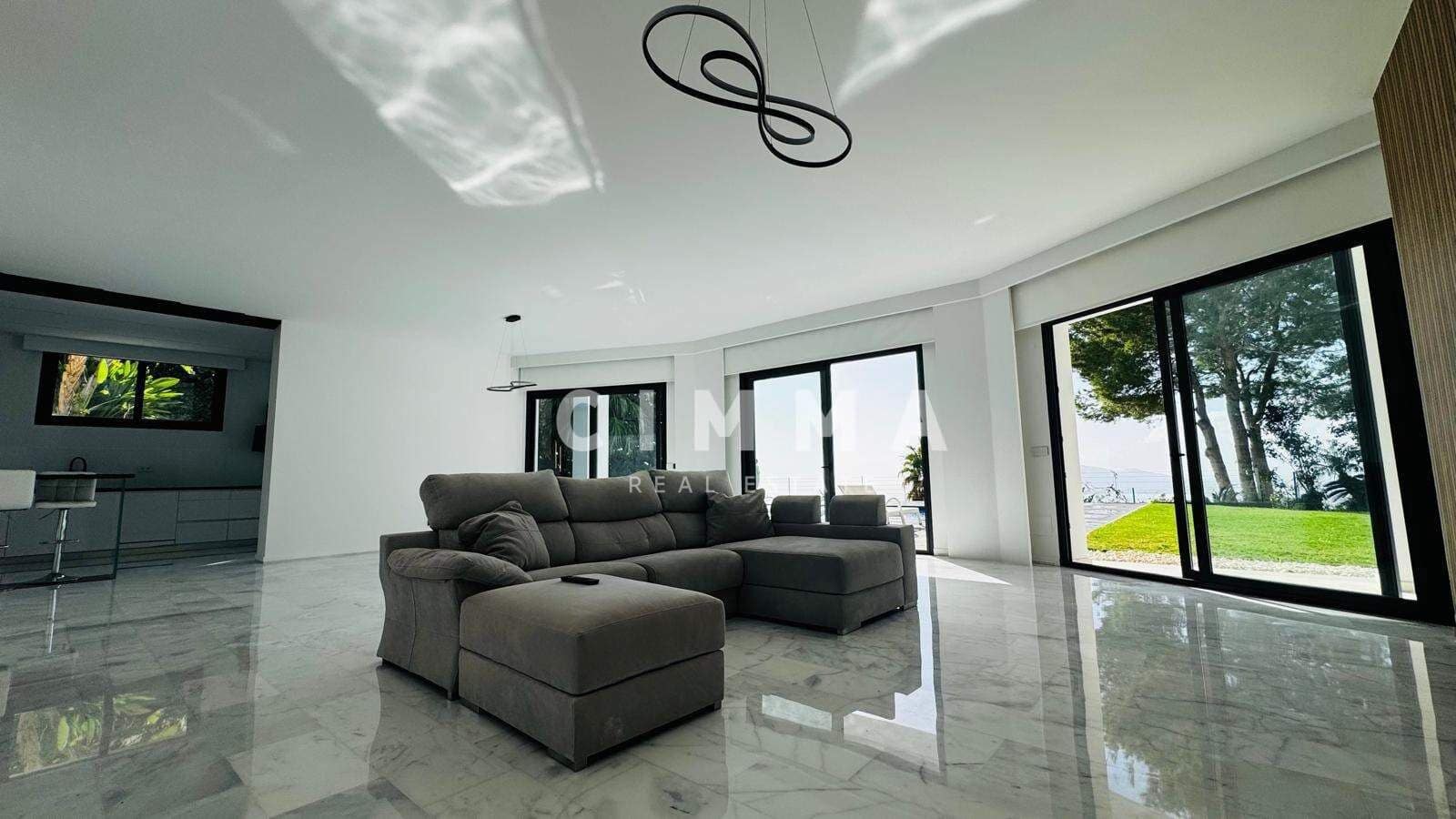 5 bedroom Villa for sale in Altea with garage - € 2,180,000 (Ref: 9330831)