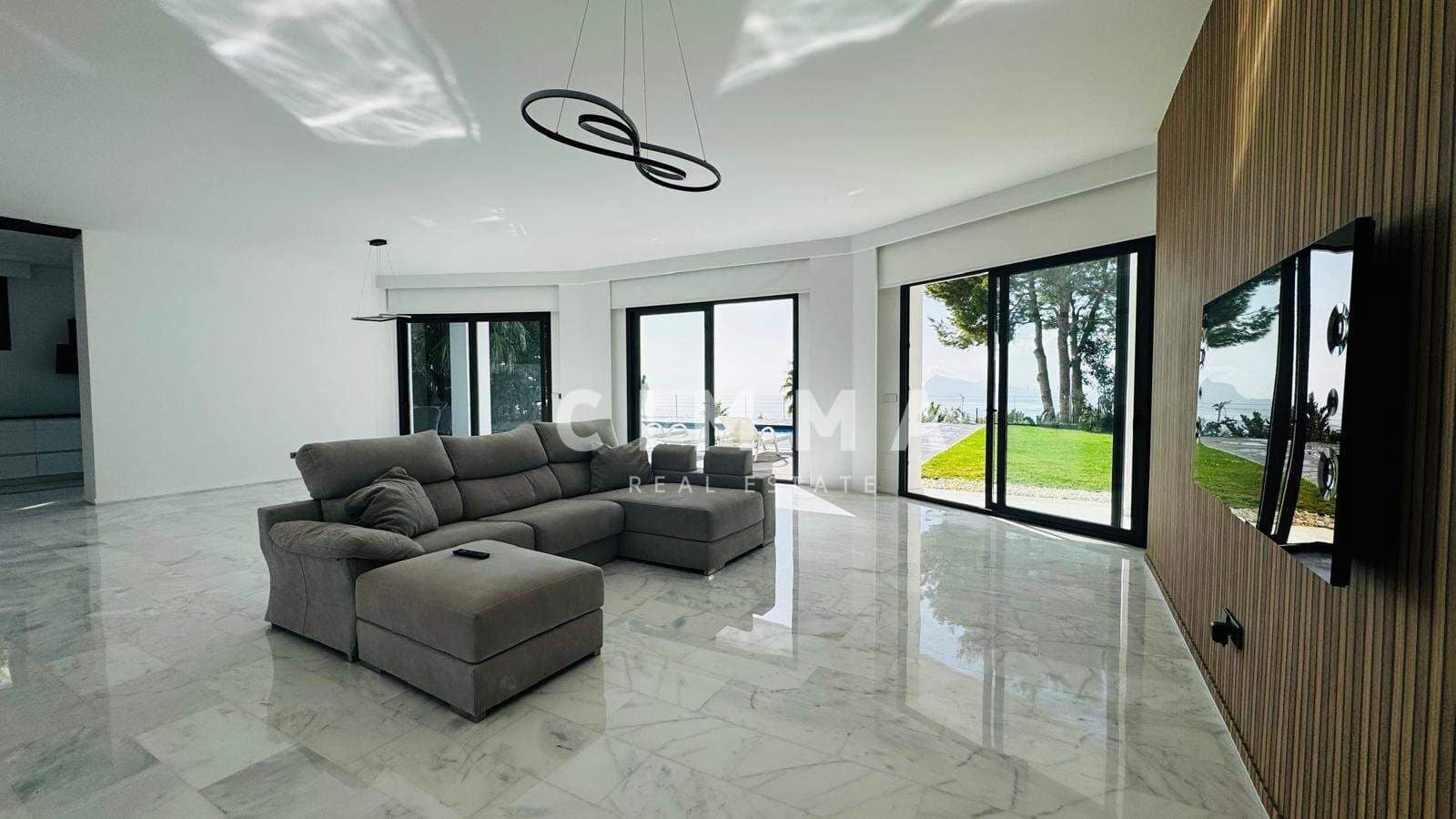 5 bedroom Villa for sale in Altea with garage - € 2,180,000 (Ref: 9330831)