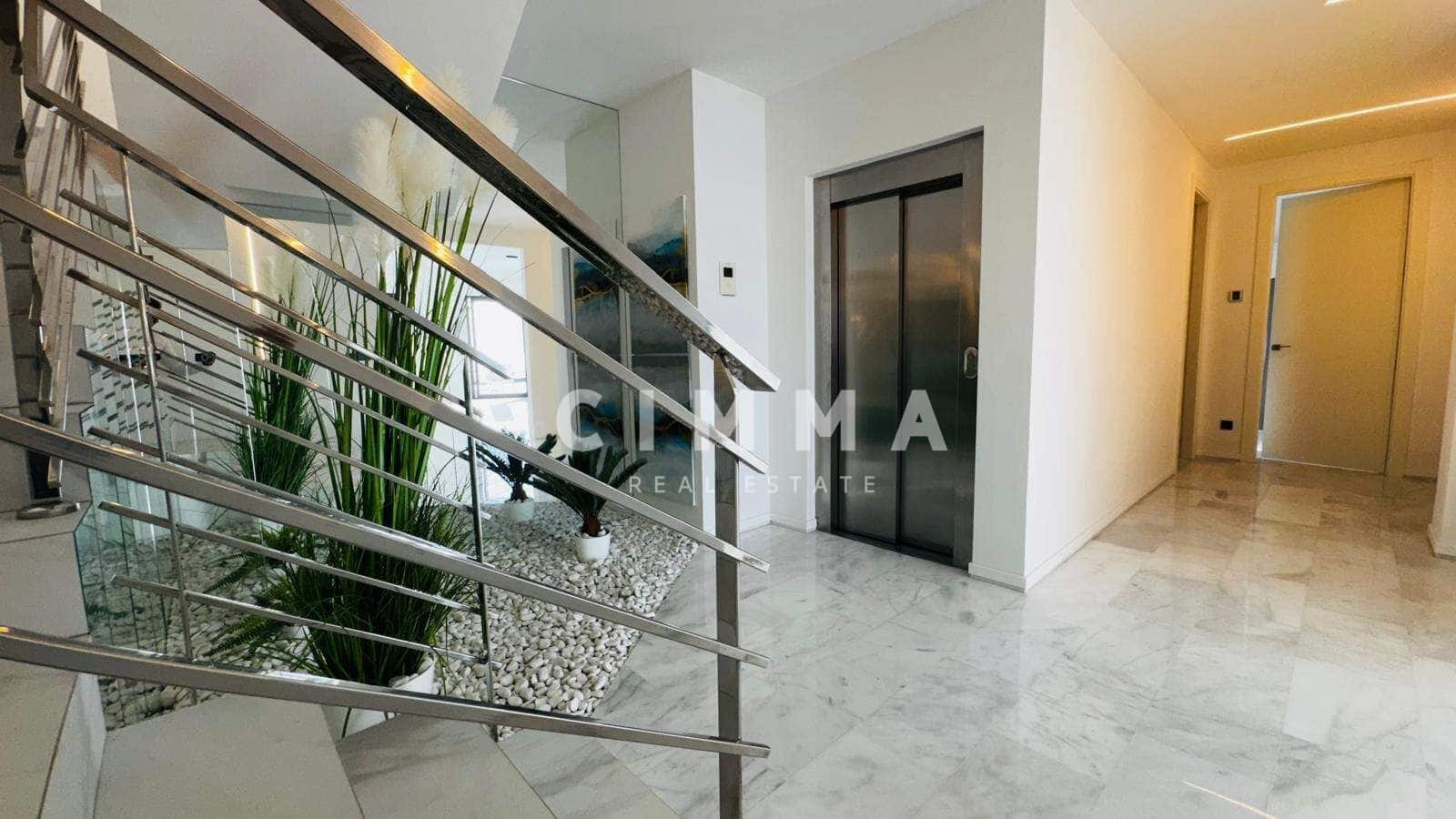 5 bedroom Villa for sale in Altea with garage - € 2,180,000 (Ref: 9330831)