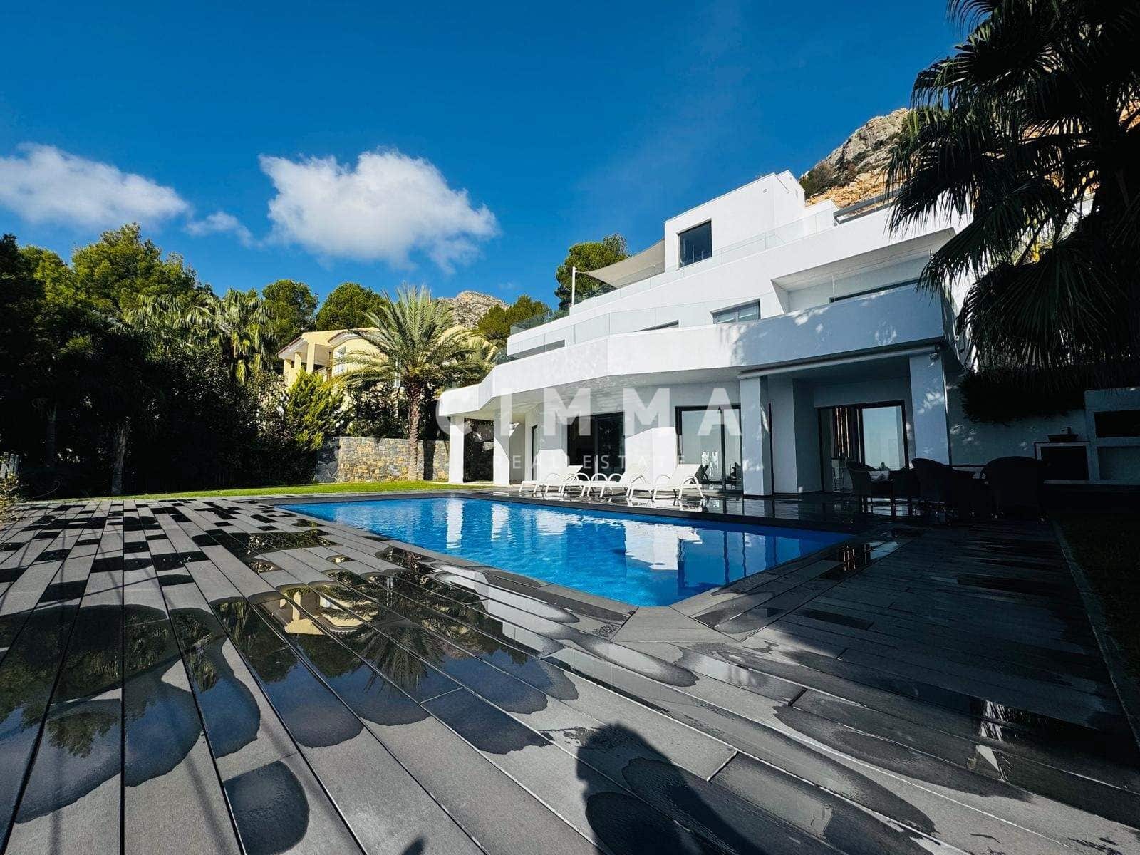 5 bedroom Villa for sale in Altea with garage - € 2,180,000 (Ref: 9330831)