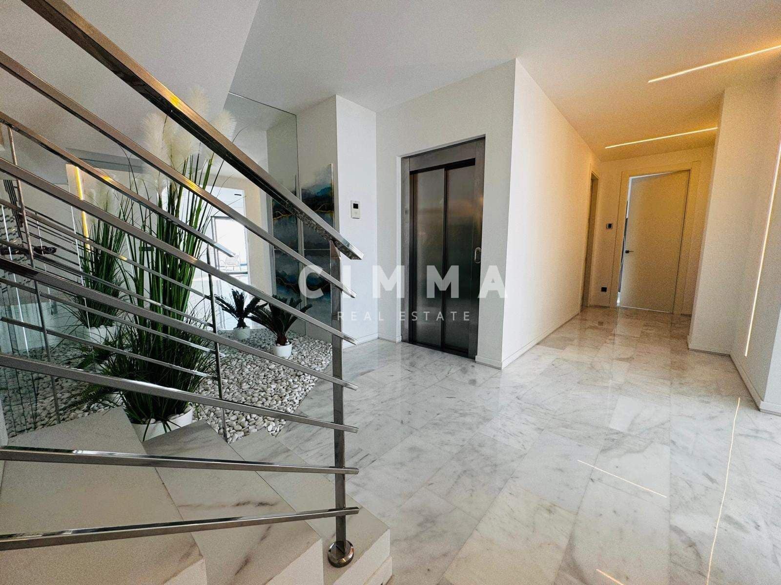 5 bedroom Villa for sale in Altea with garage - € 2,180,000 (Ref: 9330831)
