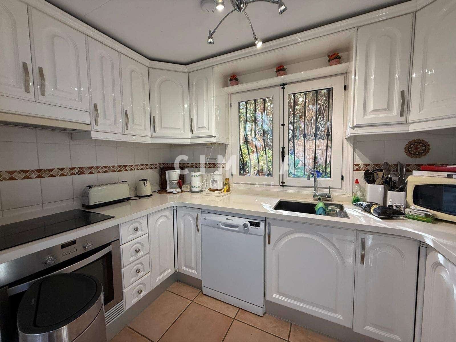 3 bedroom Villa for sale in Altea with garage - € 850,000 (Ref: 9330832)