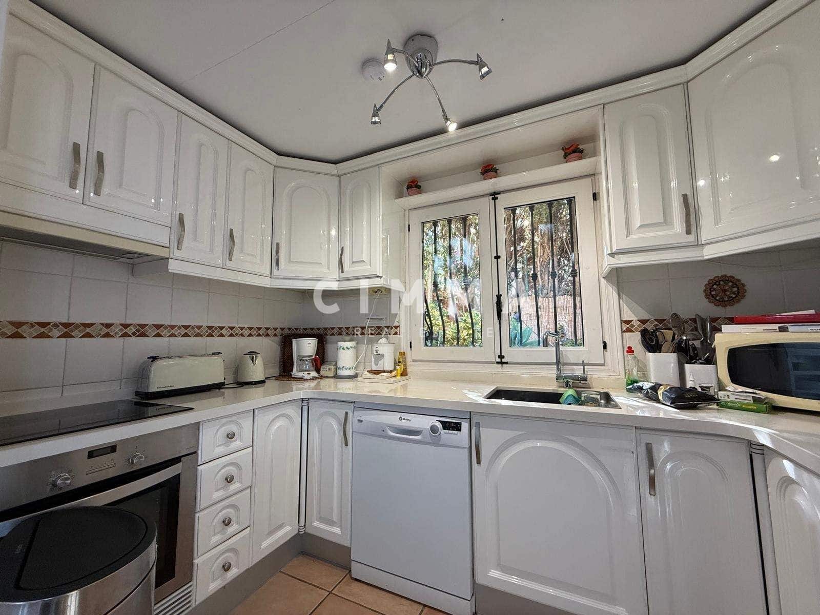 3 bedroom Villa for sale in Altea with garage - € 850,000 (Ref: 9330832)