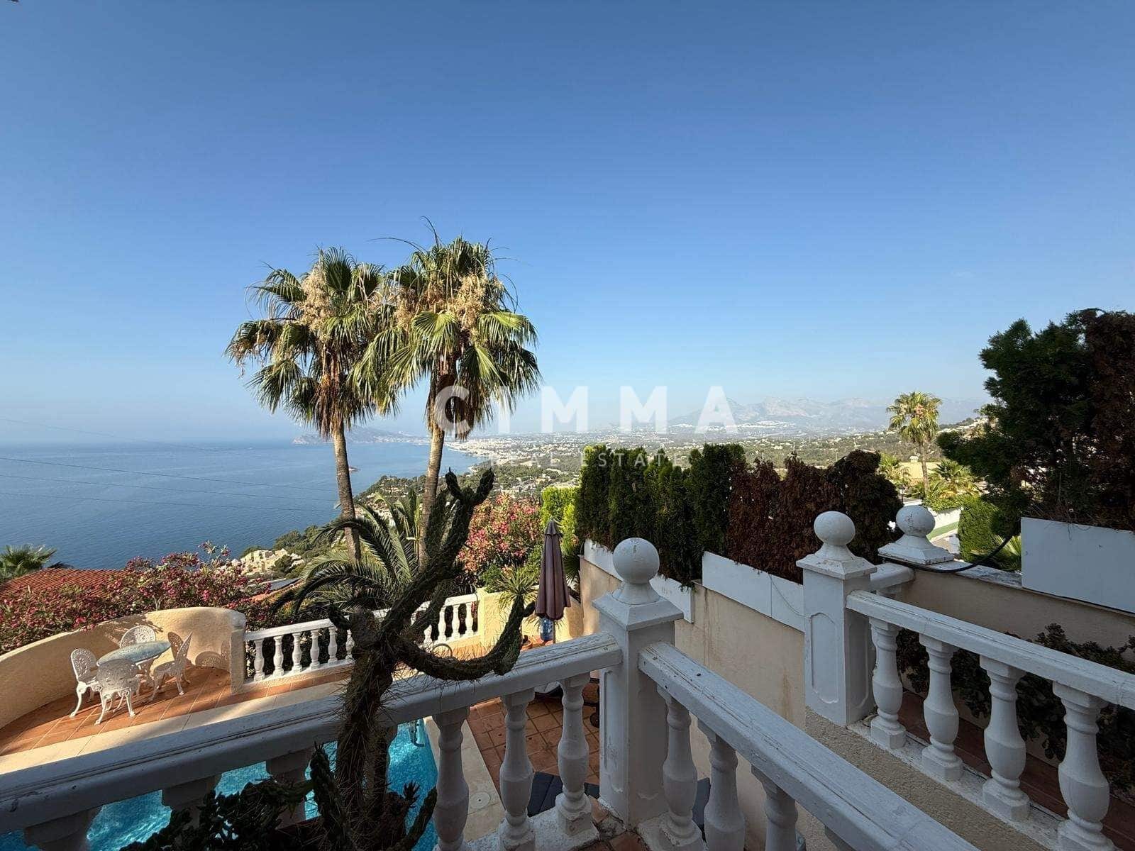 3 bedroom Villa for sale in Altea with garage - € 850,000 (Ref: 9330832)