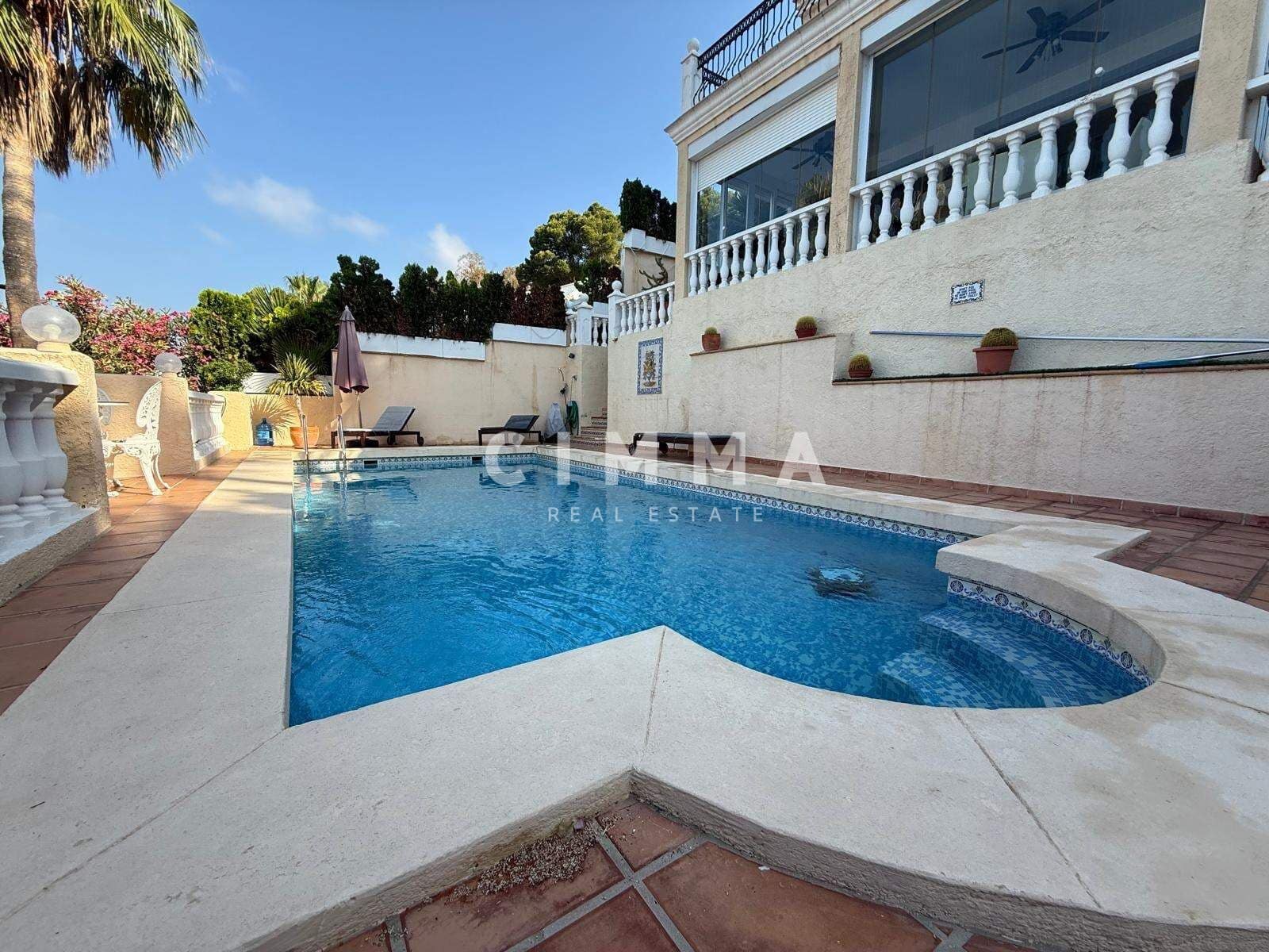 3 bedroom Villa for sale in Altea with garage - € 850,000 (Ref: 9330832)