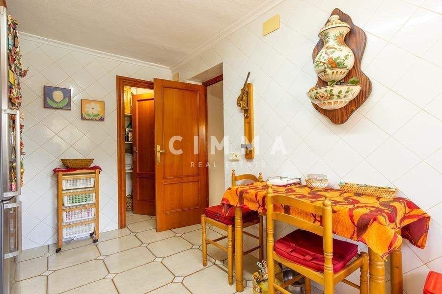 4 bedroom Villa for sale in Finestrat with pool - € 470,000 (Ref: 9330833)