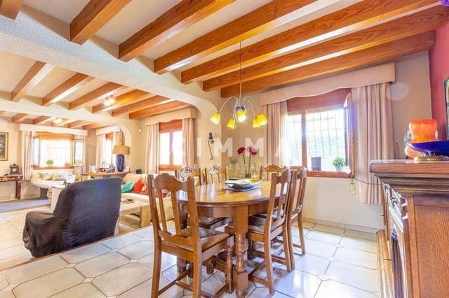 4 bedroom Villa for sale in Finestrat with pool - € 470,000 (Ref: 9330833)