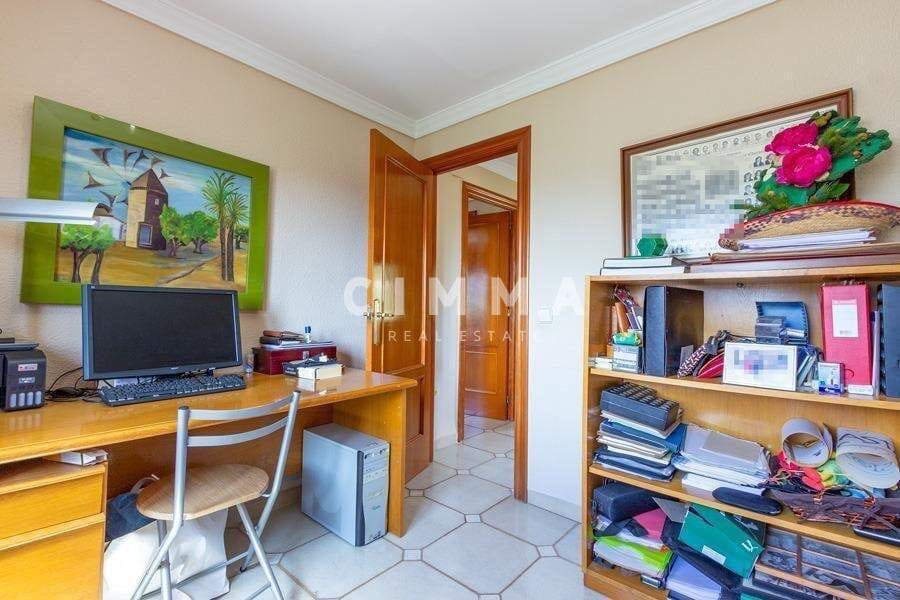 4 bedroom Villa for sale in Finestrat with pool - € 470,000 (Ref: 9330833)