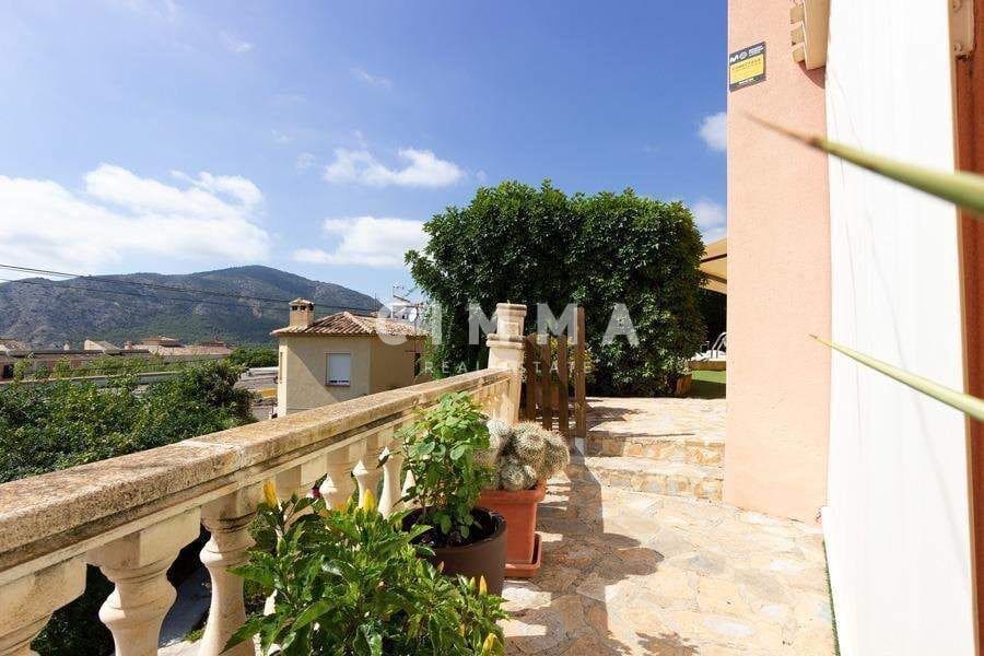 4 bedroom Villa for sale in Finestrat with pool - € 470,000 (Ref: 9330833)