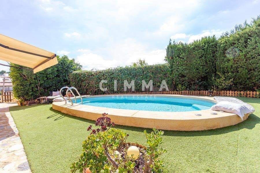 4 bedroom Villa for sale in Finestrat with pool - € 470,000 (Ref: 9330833)