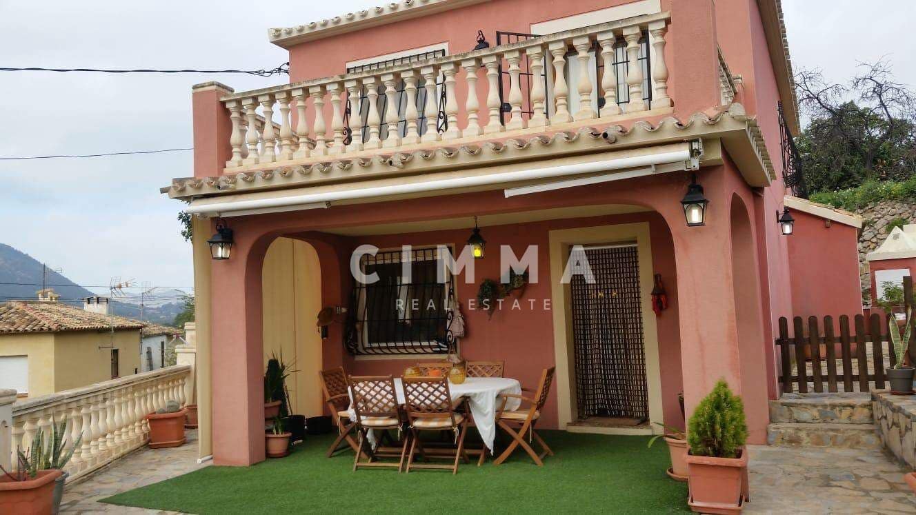 4 bedroom Villa for sale in Finestrat with pool - € 470,000 (Ref: 9330833)