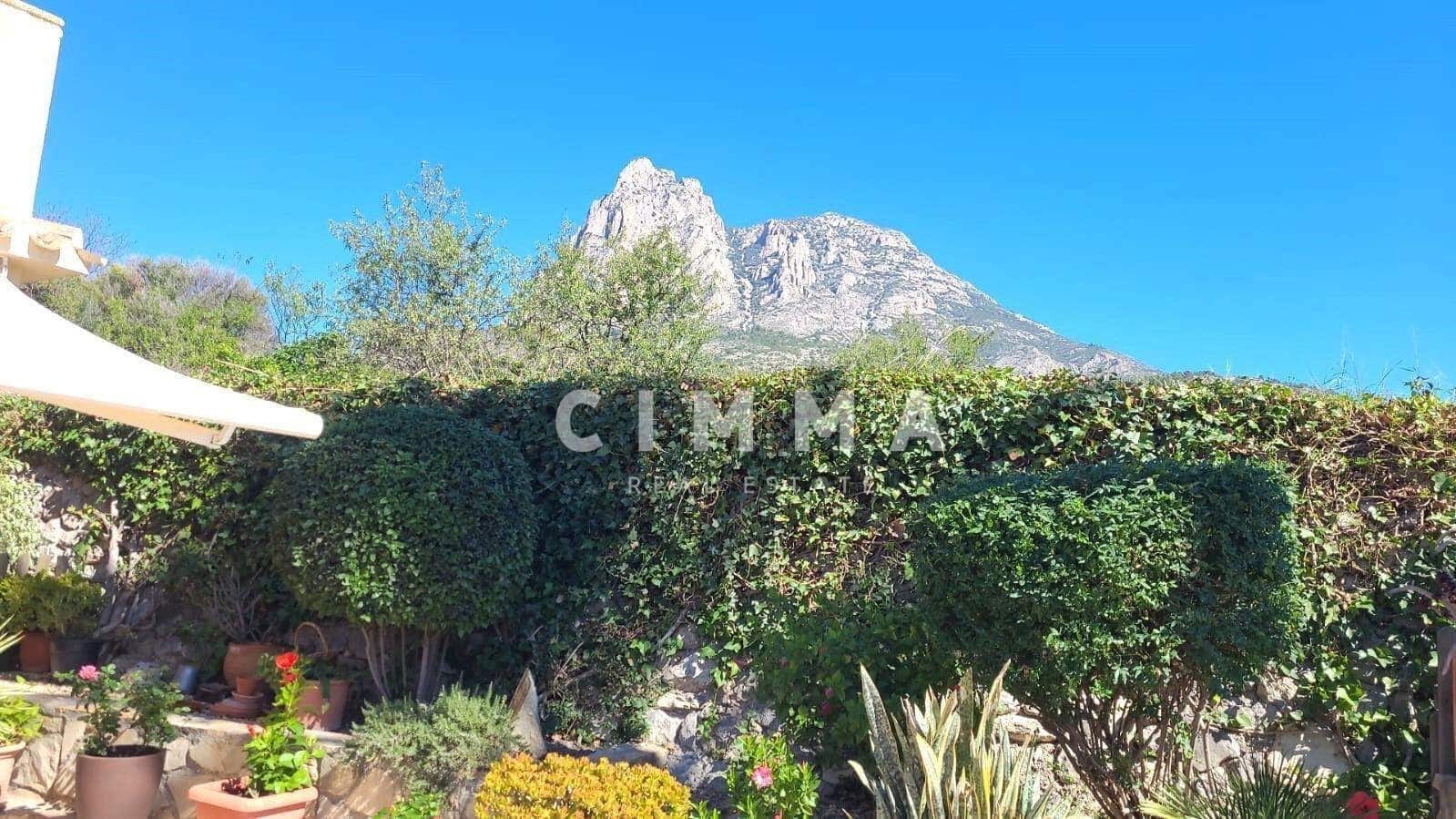 4 bedroom Villa for sale in Finestrat with pool - € 470,000 (Ref: 9330833)