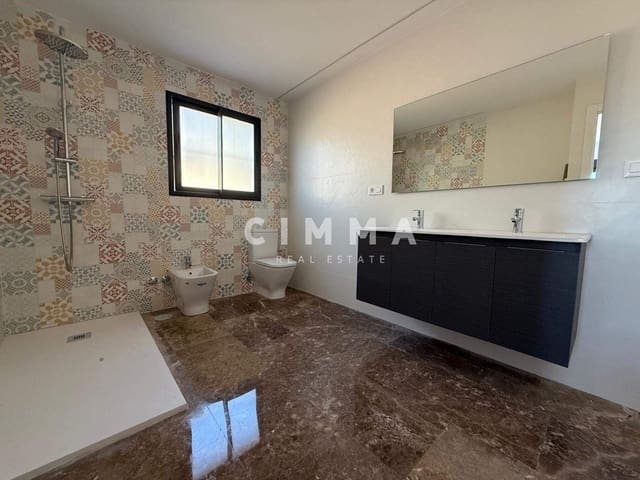 Chalet de 4 habitaciones en La Nucia en venta con garaje - 950.000 € (Ref: 9335190)