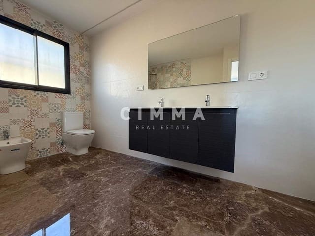 Chalet de 4 habitaciones en La Nucia en venta con garaje - 950.000 € (Ref: 9335190)