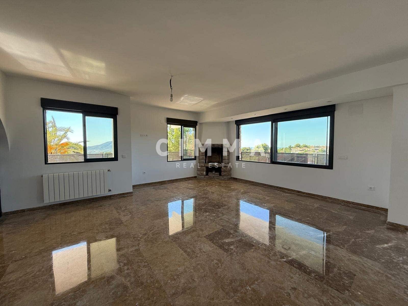 Chalet de 4 habitaciones en La Nucia en venta con garaje - 950.000 € (Ref: 9335190)