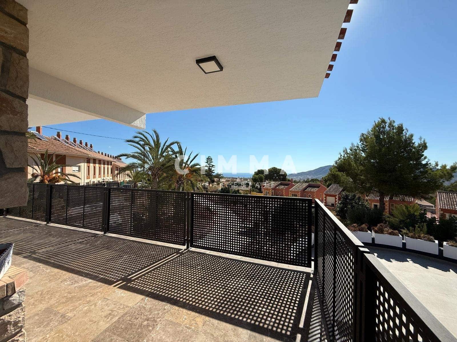 Chalet de 4 habitaciones en La Nucia en venta con garaje - 950.000 € (Ref: 9335190)