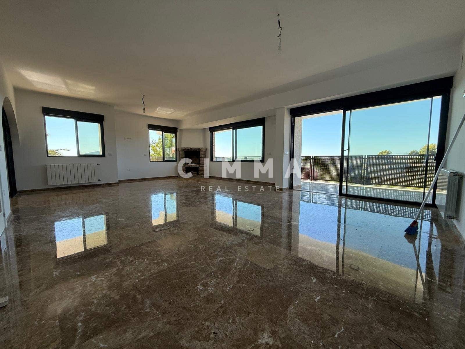 Chalet de 4 habitaciones en La Nucia en venta con garaje - 950.000 € (Ref: 9335190)