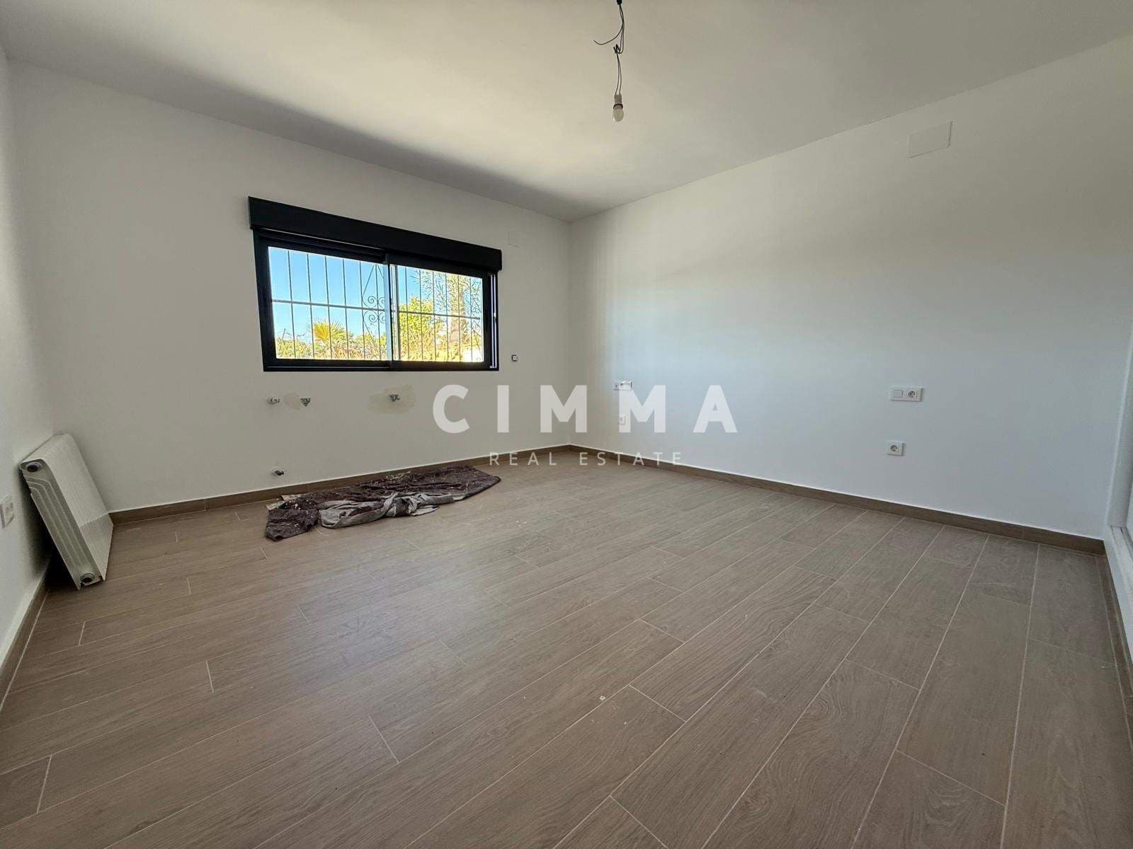 Chalet de 4 habitaciones en La Nucia en venta con garaje - 950.000 € (Ref: 9335190)