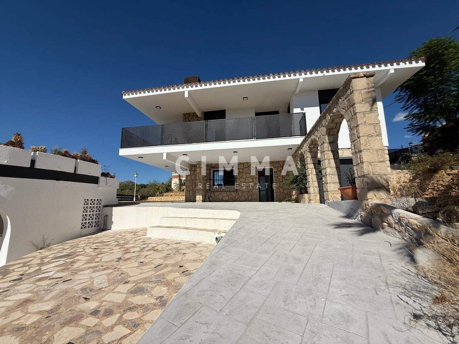 Chalet de 4 habitaciones en La Nucia en venta con garaje - 950.000 € (Ref: 9335190)