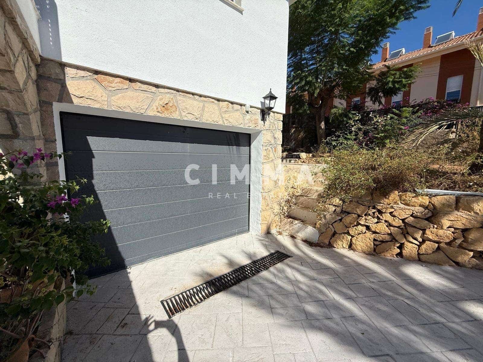 Chalet de 4 habitaciones en La Nucia en venta con garaje - 950.000 € (Ref: 9335190)