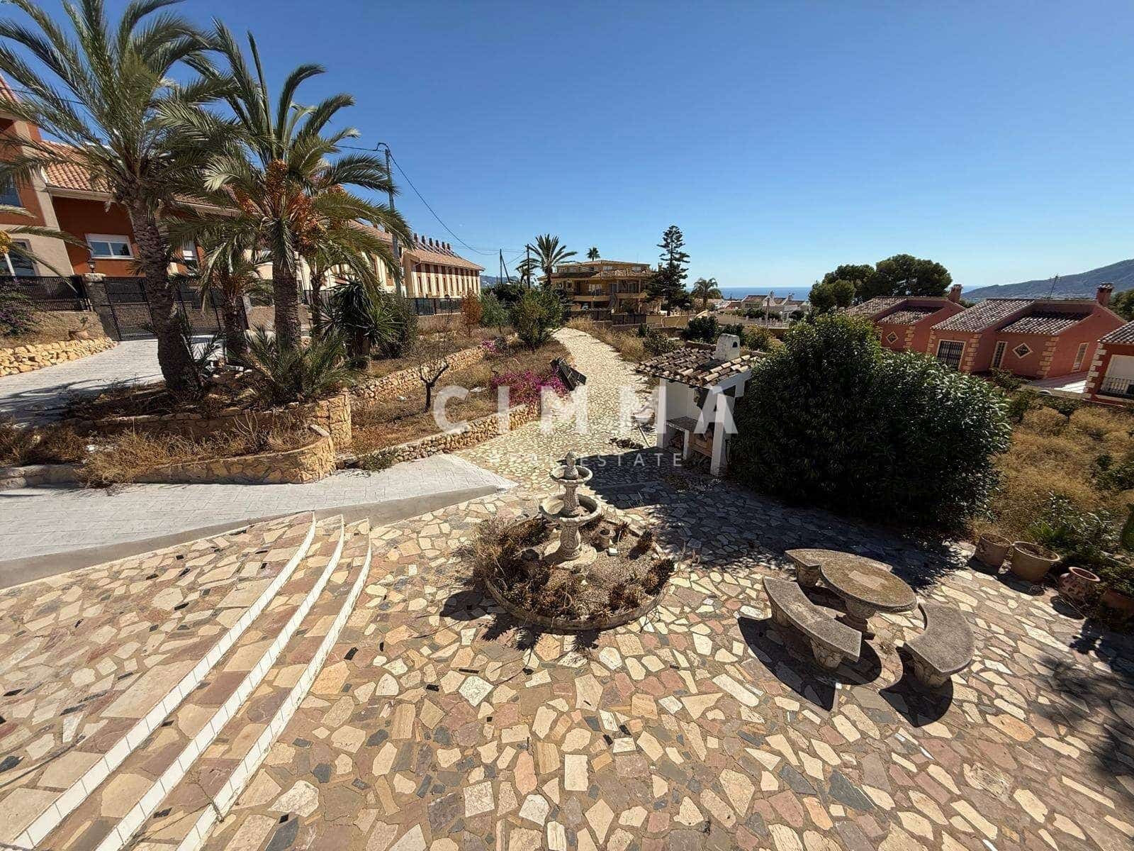 Chalet de 4 habitaciones en La Nucia en venta con garaje - 950.000 € (Ref: 9335190)