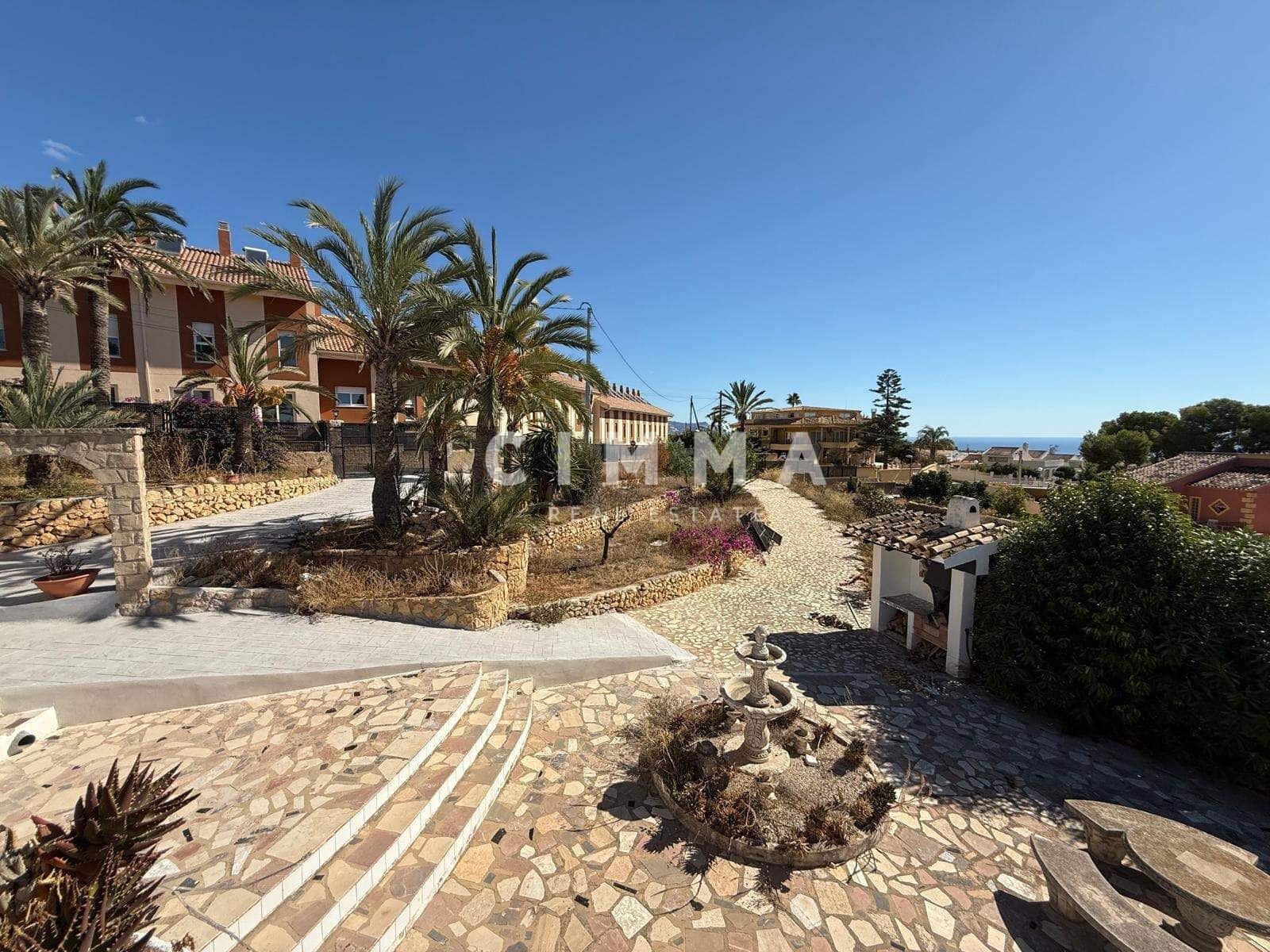 Chalet de 4 habitaciones en La Nucia en venta con garaje - 950.000 € (Ref: 9335190)