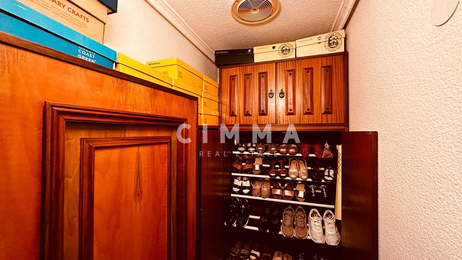 6 bedroom Villa for sale in La Nucia with pool garage - € 550,000 (Ref: 9344957)