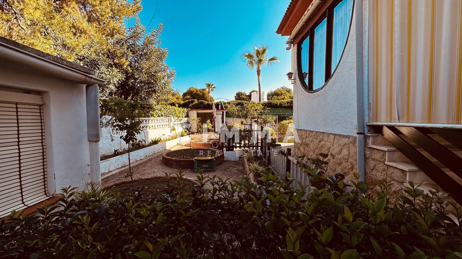 6 bedroom Villa for sale in La Nucia with pool garage - € 550,000 (Ref: 9344957)