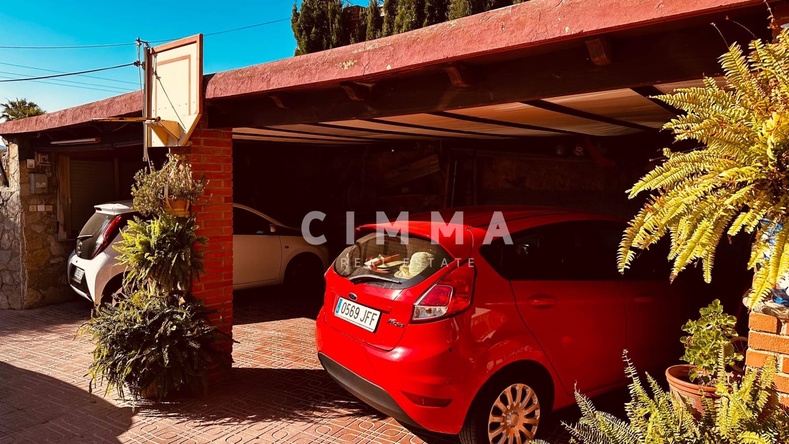 6 bedroom Villa for sale in La Nucia with pool garage - € 550,000 (Ref: 9344957)