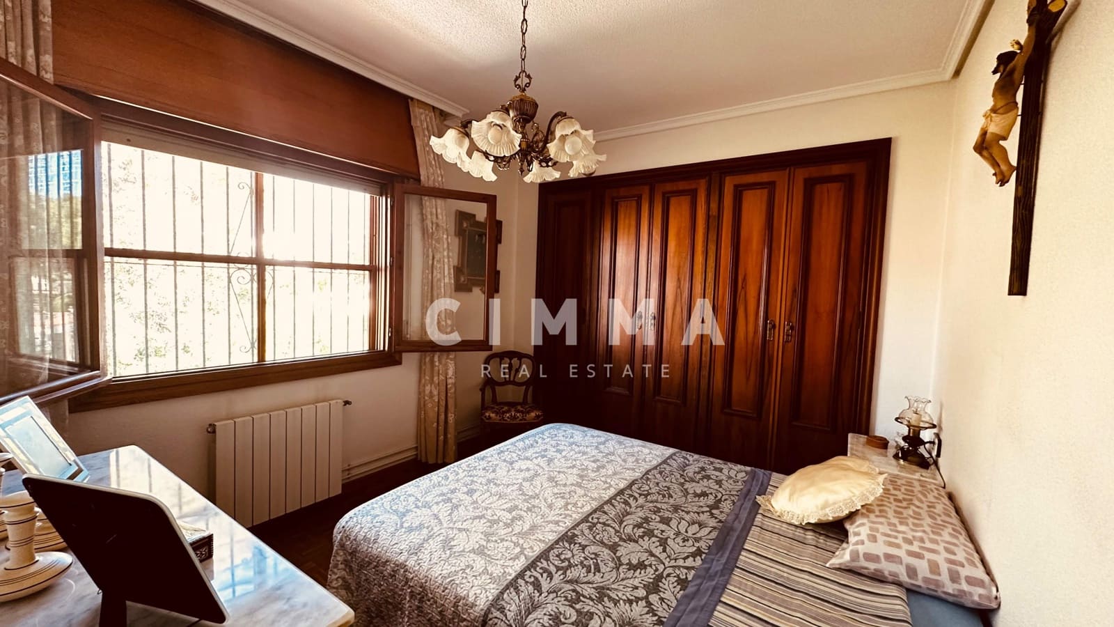 6 bedroom Villa for sale in La Nucia with pool garage - € 550,000 (Ref: 9344957)