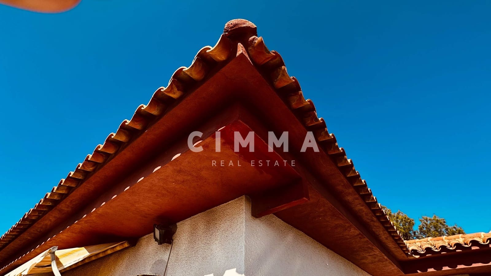 6 bedroom Villa for sale in La Nucia with pool garage - € 550,000 (Ref: 9344957)