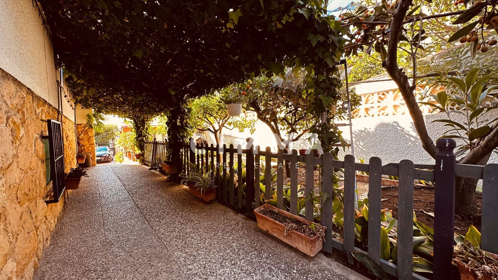 6 bedroom Villa for sale in La Nucia with pool garage - € 550,000 (Ref: 9344957)