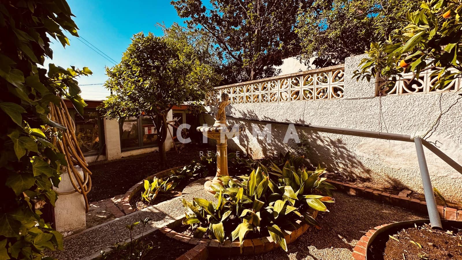 6 bedroom Villa for sale in La Nucia with pool garage - € 550,000 (Ref: 9344957)