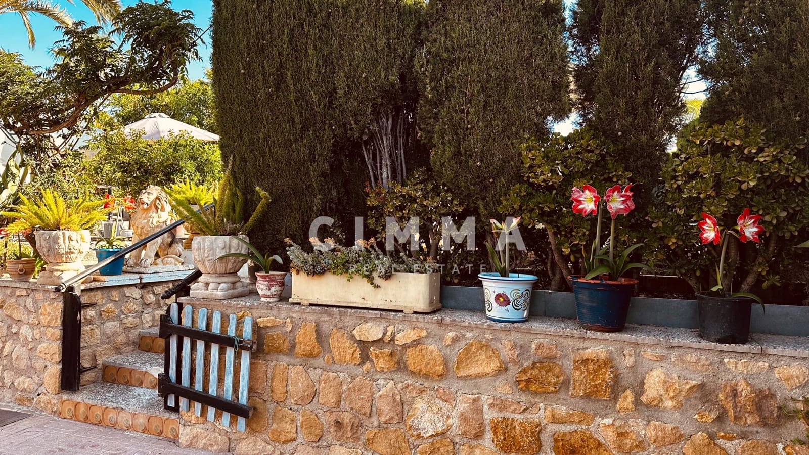 6 bedroom Villa for sale in La Nucia with pool garage - € 550,000 (Ref: 9344957)
