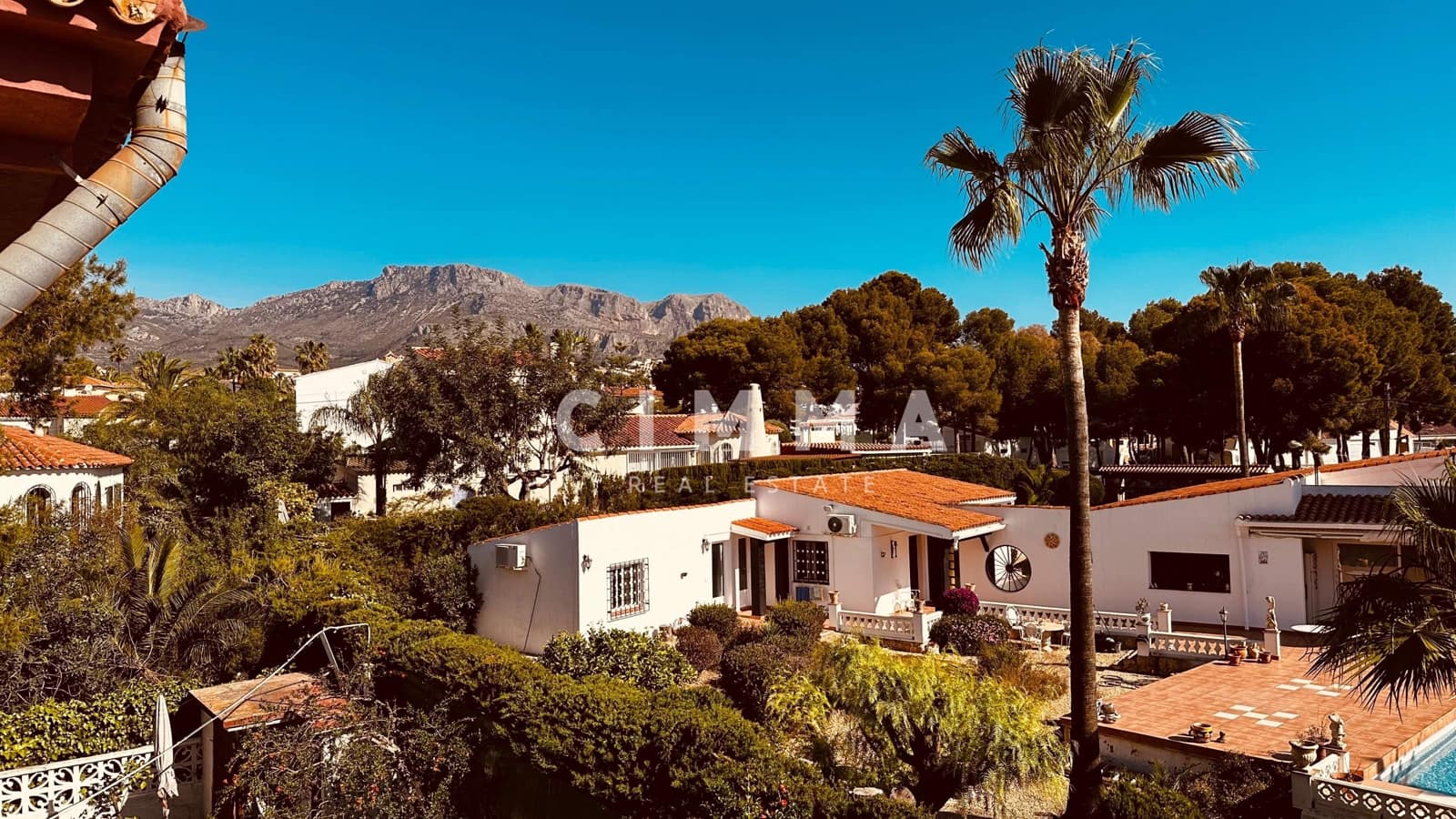 6 bedroom Villa for sale in La Nucia with pool garage - € 550,000 (Ref: 9344957)