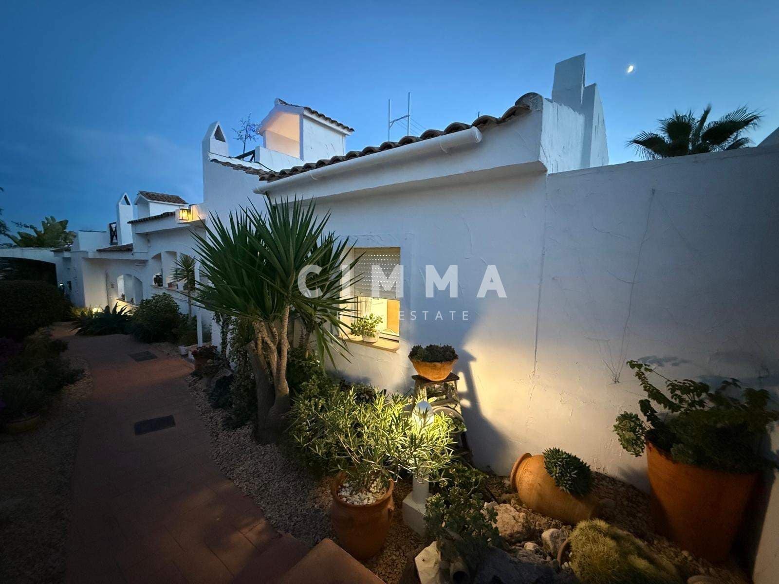 3 soveværelse Rækkehus til salg i La Nucia med garage - € 325.000 (Ref: 9344958)