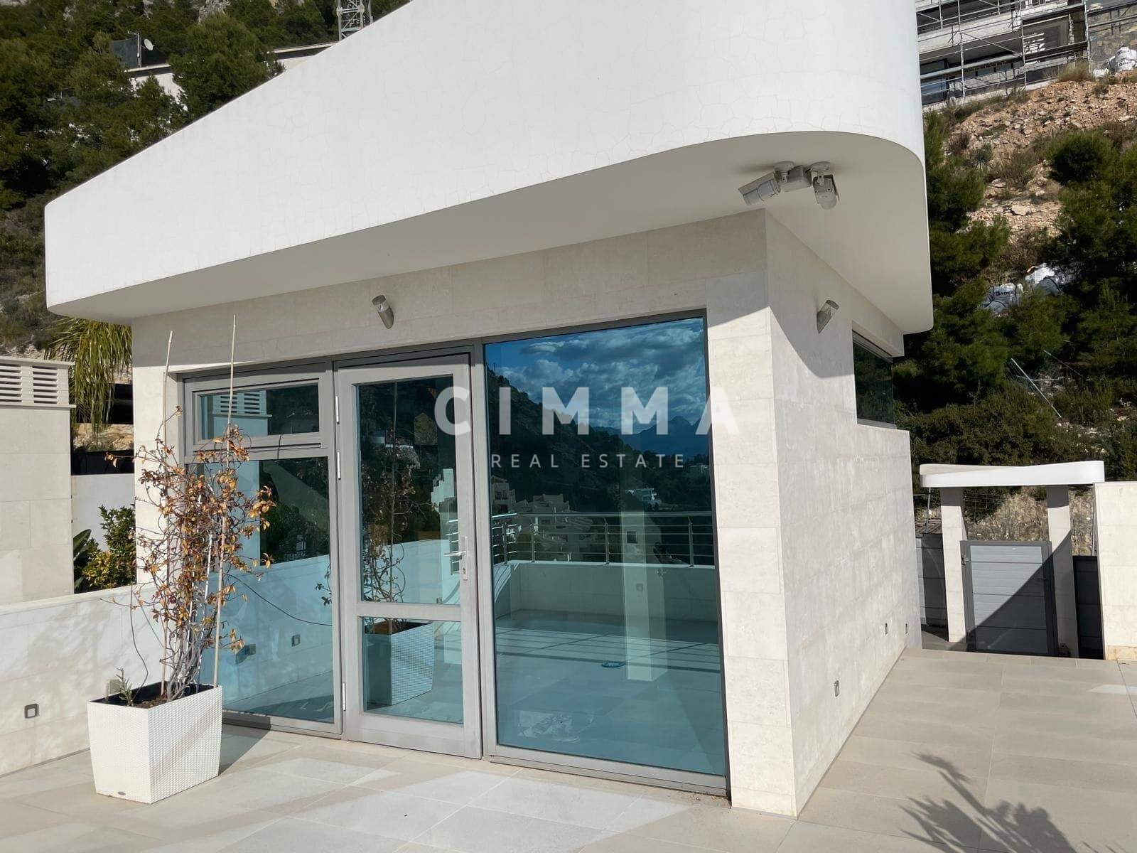 5 bedroom Villa for sale in Altea - € 2,480,000 (Ref: 9353765)