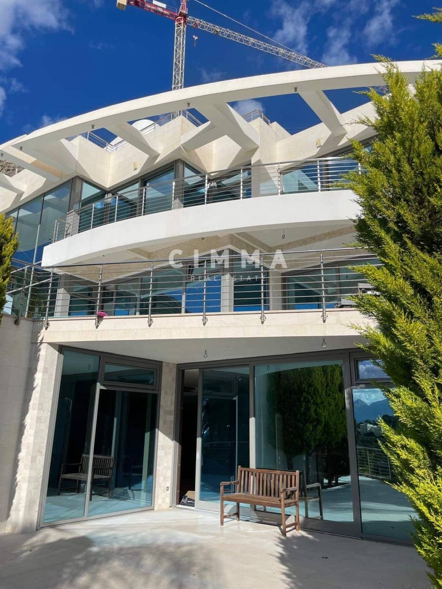 5 bedroom Villa for sale in Altea - € 2,480,000 (Ref: 9353765)