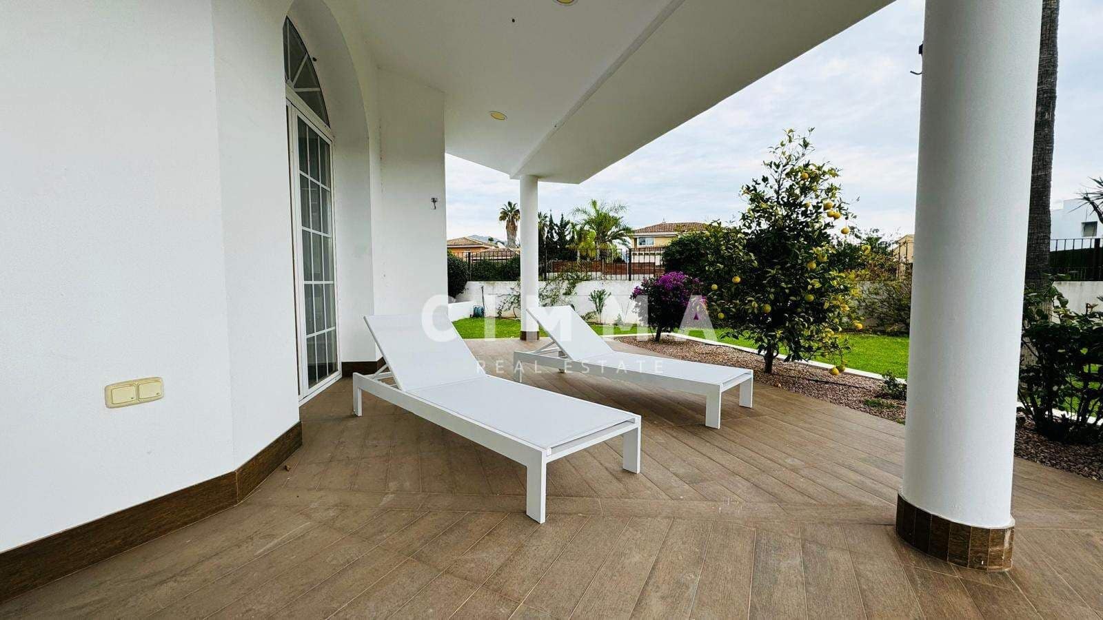 Chalet de 6 habitaciones en Alfaz del Pi / L'Alfàs del Pi en venta con piscina garaje - 1.600.000 € (Ref: 9353766)