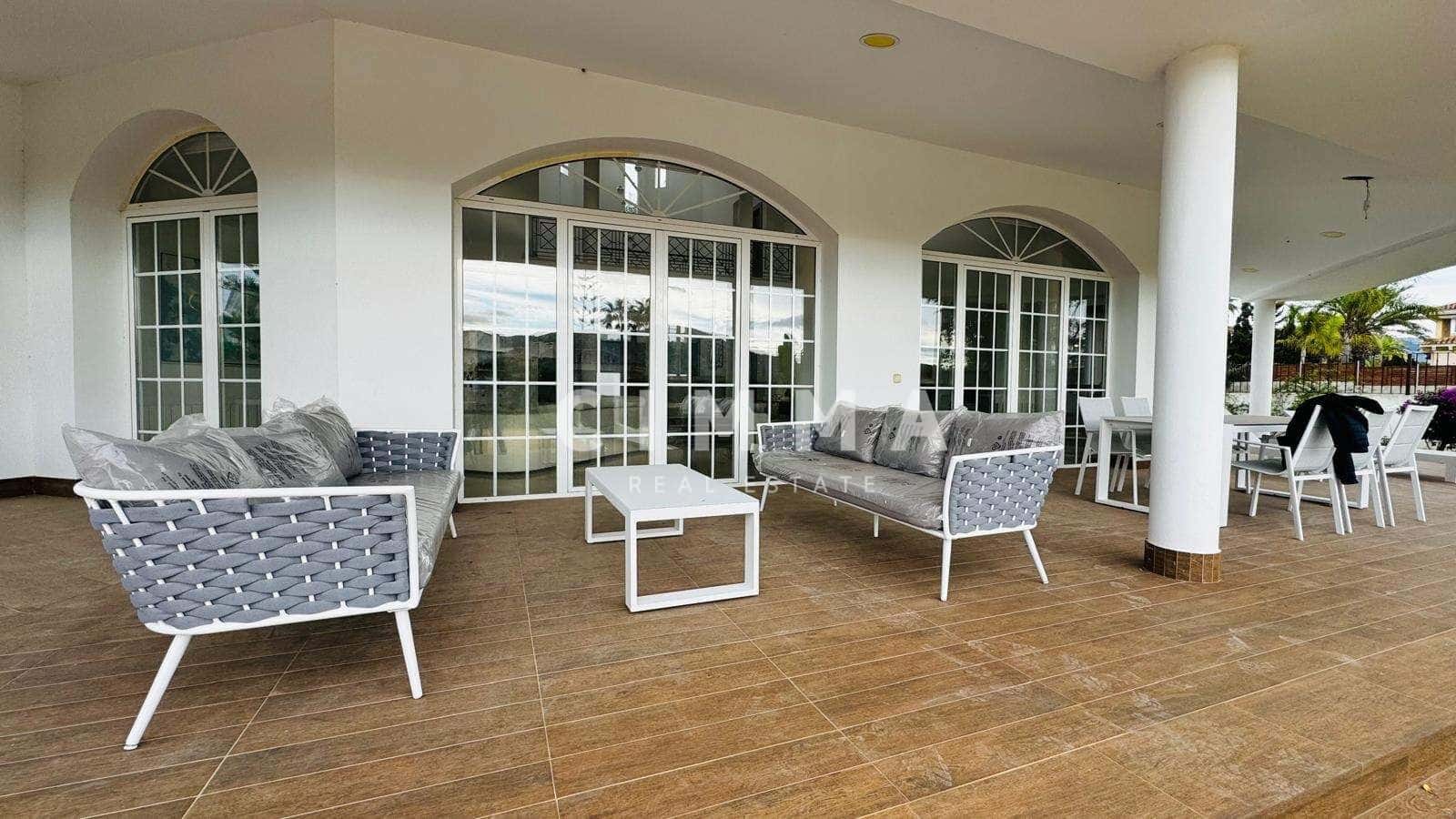 Chalet de 6 habitaciones en Alfaz del Pi / L'Alfàs del Pi en venta con piscina garaje - 1.600.000 € (Ref: 9353766)