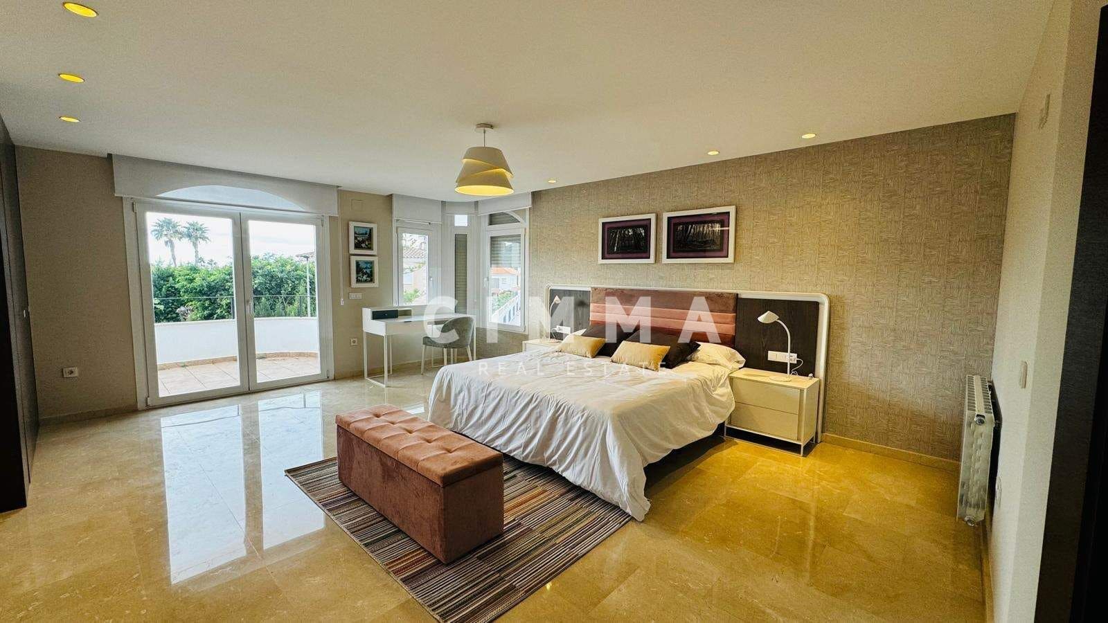 Chalet de 6 habitaciones en Alfaz del Pi / L'Alfàs del Pi en venta con piscina garaje - 1.600.000 € (Ref: 9353766)