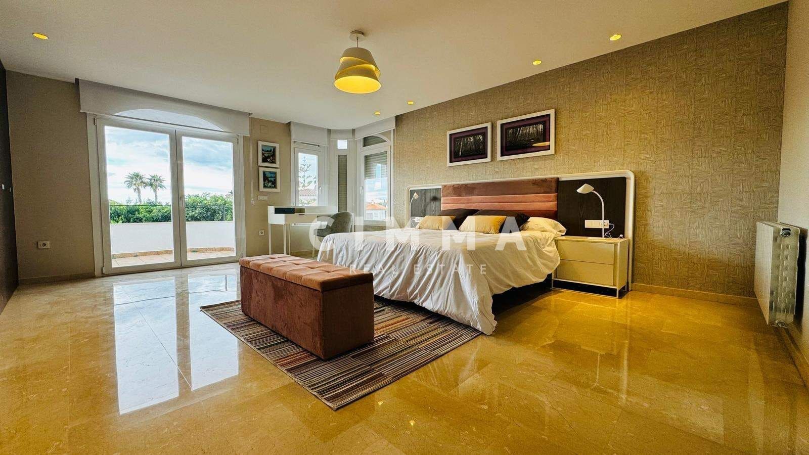 Chalet de 6 habitaciones en Alfaz del Pi / L'Alfàs del Pi en venta con piscina garaje - 1.600.000 € (Ref: 9353766)